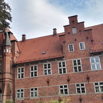 Bergedorfer Schloss - Museums Near Me - Hamburg, HH