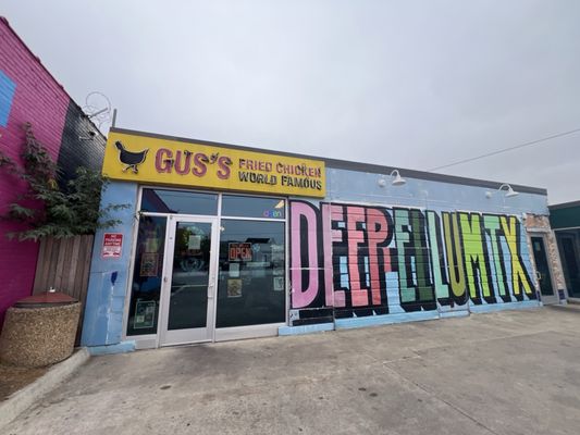 Gus's World Famous Fried Chicken by null