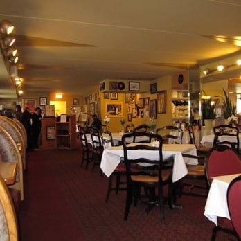 Pearl's Place - Dining room, partial view of buffet area at right - Breakfast & Brunch Near Me - Chicago, Illinois Pearl's Place - Dining room, partial view of buffet area at right - Breakfast & Brunch Near Me - Chicago, Illinois