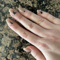 Adoring Nails