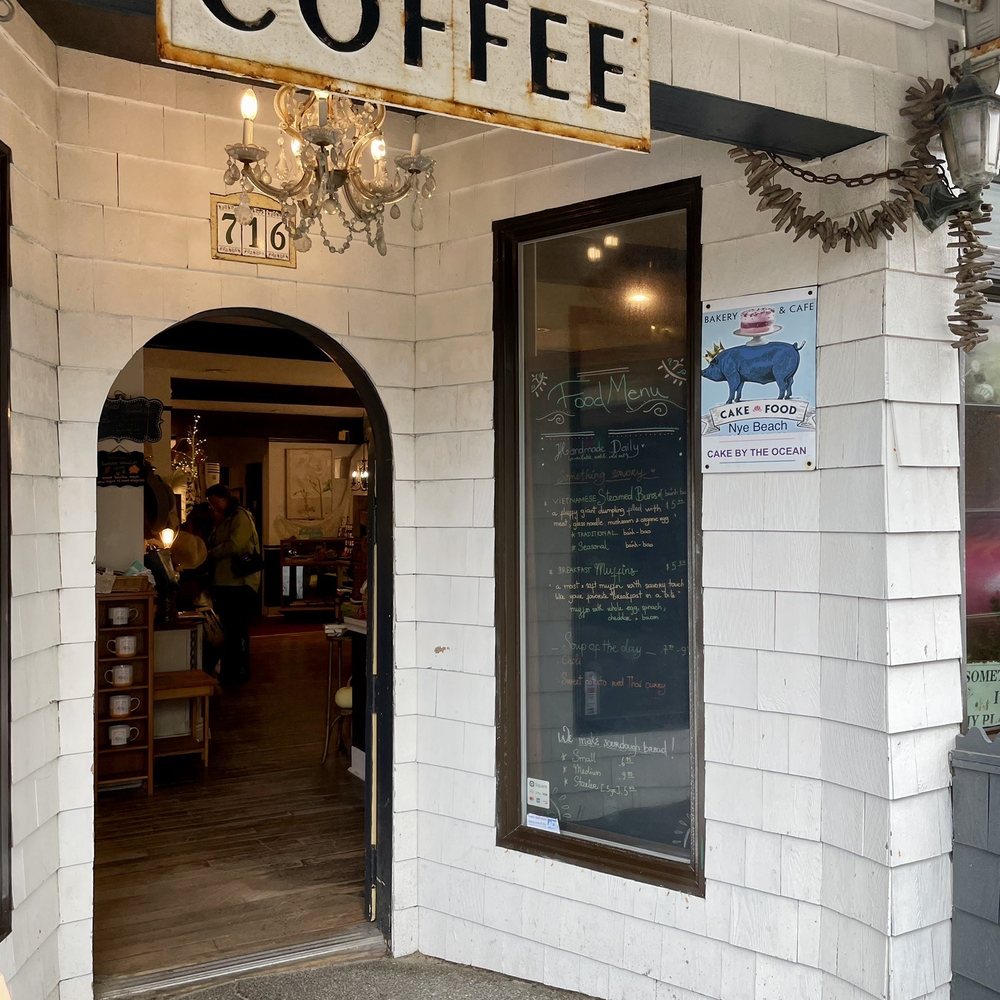 Blue Pig Bakery - Front door (yes, that's a chandelier!) - Bakeries Near Me - Newport, Oregon