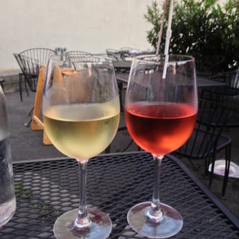 Bistro La Source - Picpoul and Rosé al fresco - French Near Me - Jersey City, New Jersey