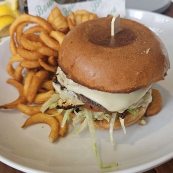 Bounce Delray Beach - Smashburger - Sports Bars Near Me - Delray Beach, Florida