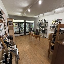 Mountain Owl Market - Fine wine & beer