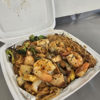 Burp Restaurant and Catering - Chicken and shrimp noodle and rice plate - Caterers Near Me - Chicago, Illinois