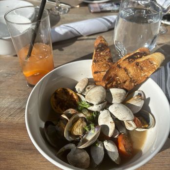 North Fork Tavern - Steamed Steamer Clams - New American Near Me - Eugene, Oregon North Fork Tavern - Steamed Steamer Clams - New American Near Me - Eugene, Oregon