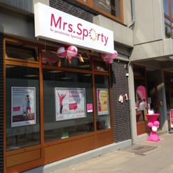Mrs.Sporty - Die Fassade und der Eingangsbereich