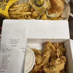 No spice on the tenders, you see two of the three poppers I got and my receipt that shows I ordered spicy meals. Not good quality.