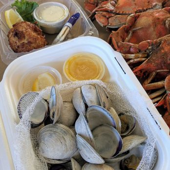 On The Bay Seafood - Little neck clams, crab cake, blue crabs - Seafood Near Me - Ocean City, Maryland