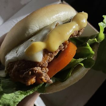 Chick-fil-A - Spicy Deluxe Sandwich - Fast Food Near Me - Oakland, California Chick-fil-A - Spicy Deluxe Sandwich - Fast Food Near Me - Oakland, California