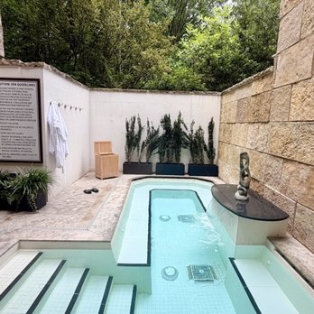 The Umstead Spa - Outdoor hot tub - Day Spas Near Me - Cary, North Carolina