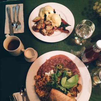 Deetjen's Restaurant - Huevos con chorizo for me and eggs Benedict for him - American Near Me - Big Sur, California