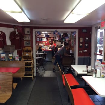 Hickie's Hamburger - Dining Room - Burgers Near Me - New Boston, Ohio Hickie's Hamburger - Dining Room - Burgers Near Me - New Boston, Ohio