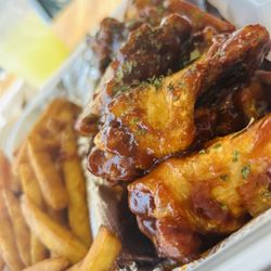 WingMan Redlands - Wings and fries
