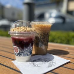Mothership Coffee Roasters - Coconut Yogurt vegan and gluten free Parfait with berry compote and crispy toppings