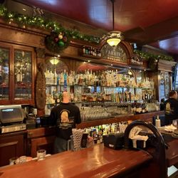 Bar of America - Bar scene.