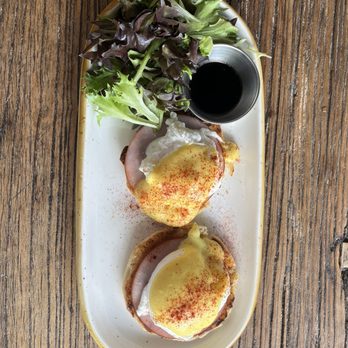 Sagrado Cafe - Classic Eggs Benedict - Coffee & Tea Near Me - Miami, Florida