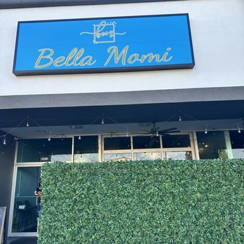 Bella Momi - Outside - Lounges Near Me - Huntsville, Alabama