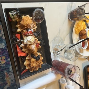 Hubbard Inn - Chicken & Waffles - Bars Near Me - Chicago, Illinois
