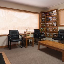 McMinnville Family Dental - Waiting room.