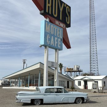 Roy's Motel & Cafe - Gas Stations Near Me - Amboy, California