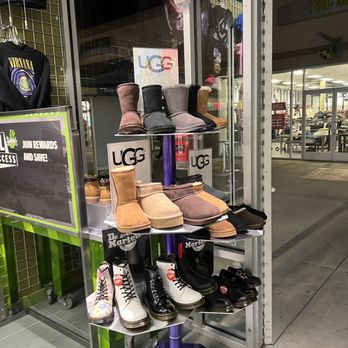 Journeys Kidz - Shoe Stores Near Me - Round Rock, Texas