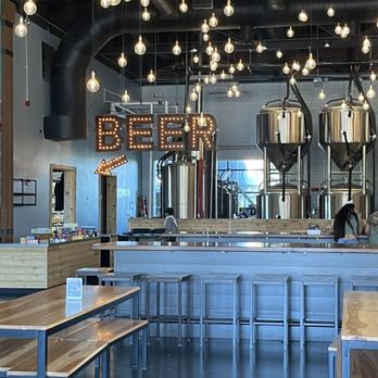 District Brew Yards - the interior of a brewery - Brewpubs Near Me - Wheeling, Illinois