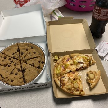 Pizza Hut - Buffalo Per Pan Pizza is sooooooo Good!!!! - Pizza Near Me - Dade City, Florida