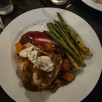 Tuohy’s Downtown - Grouper with lump crab - Wine Bars Near Me - Vero Beach, Florida Tuohy’s Downtown - Grouper with lump crab - Wine Bars Near Me - Vero Beach, Florida