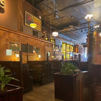 Fitzwilly's Restaurant - Dining room - Bars Near Me - Northampton, Massachusetts