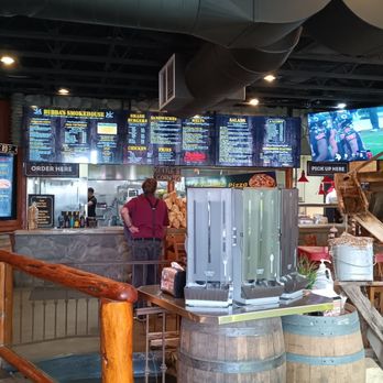 Bubba's SmokeHouse & Spirits - The look upon entering - Barbeque Near Me - Paso Robles, California