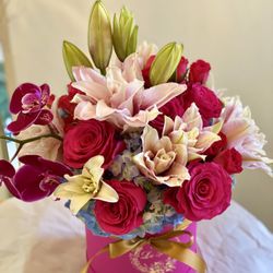 Art Le Fleur Flowers & Gifts - Mini Hatboxes