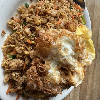 Mao's Kitchen - Fried Rice Special with fried egg! - Chinese Near Me - Venice, California