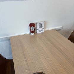 Alpha Dessert Juice Cafe - Table