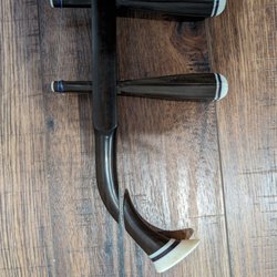 Ifshin Violins - Before bringing my broken erhu to Ifshin
