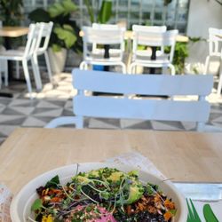 Vibe Organic Kitchen - Macro bowl