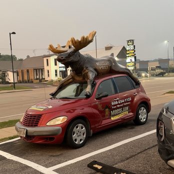 Moosejaw Pizza & Dells Brewing - Pizza Near Me - Wisconsin Dells, Wisconsin