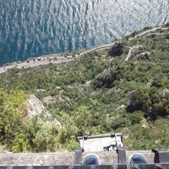 Schauderterrasse - Blick direkt nach unten :-) - Landmarks & Historical Buildings Near Me - Tremosine, BS
