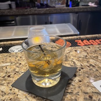 Coast Burbank Hotel - My friends Johnny and Ginger (Johnny walker & ginger ale) - Hotels Near Me - Burbank, California