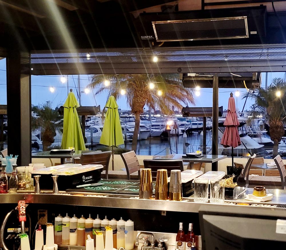 Roy's Restaurant