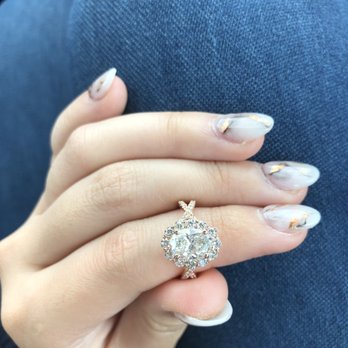 E'Shee Nails Spa - You can see the natural nail popping out at the side - Waxing Near Me - Austin, Texas