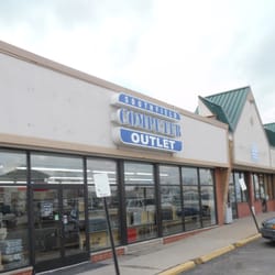 Southfield Computer Outlet - 3 Store Sideview