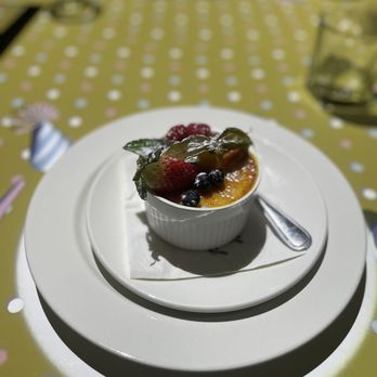 Le Petit Chef - a bowl of fruit on a plate - Dinner Theater Near Me - Richmond Hill, Ontario Le Petit Chef - a bowl of fruit on a plate - Dinner Theater Near Me - Richmond Hill, Ontario
