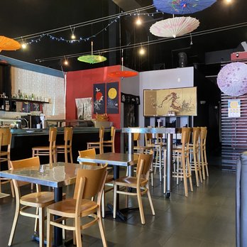 Sushi Avenue - Decor - Sushi Bars Near Me - Tampa, Florida