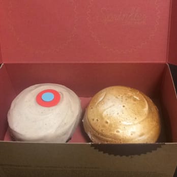 Sprinkles Georgetown - Left: apple cinammon Right: lemon meringue - Bakeries Near Me - Washington, DC, District of Columbia