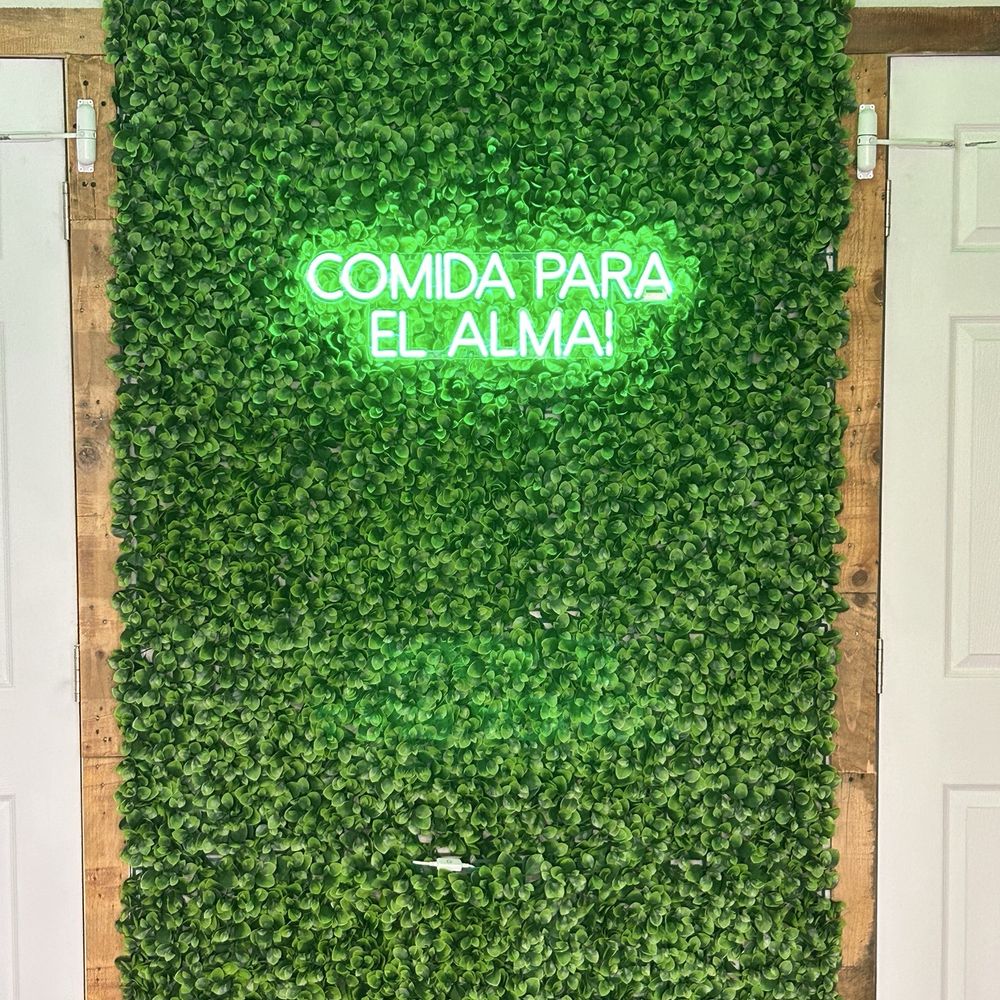 Plato Bueno - Dining room - Dominican Near Me - Glassboro, New Jersey