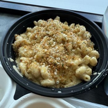 Earthly Plant Based Eatery - Truffle Mac and cheese - Vegan Near Me - Las Vegas, Nevada Earthly Plant Based Eatery - Truffle Mac and cheese - Vegan Near Me - Las Vegas, Nevada