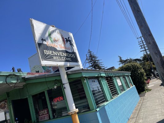 United Mariscos Y Birrieria by null