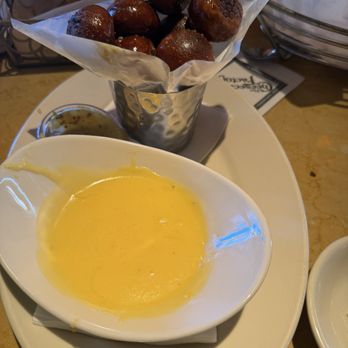 The Cheesecake Factory - Pretzel Bites with Cheddar Cheese Fondue - Desserts Near Me - Kapolei, Hawaii The Cheesecake Factory - Pretzel Bites with Cheddar Cheese Fondue - Desserts Near Me - Kapolei, Hawaii