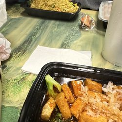 Panda Chinese Restaurant - General Tso tofu and Singapore style veggie may fun no egg